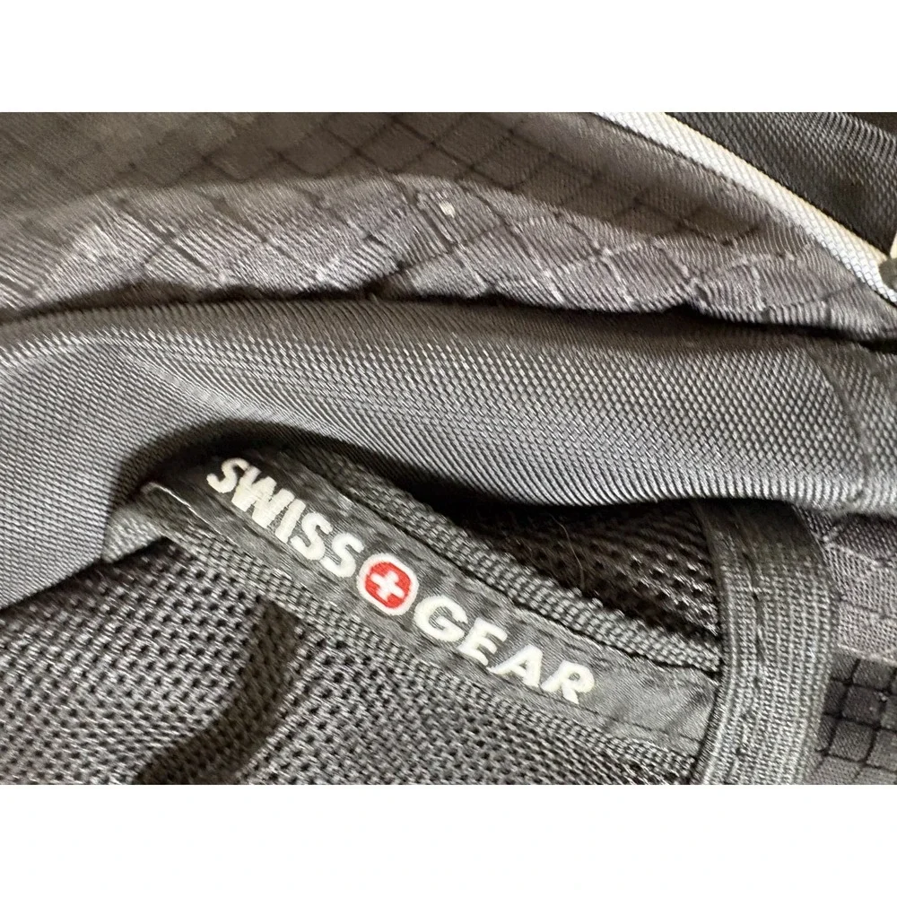 SWISSGEAR Black Backpack Men‎ Padded Zip Multiple Pockets Travel Business Casual